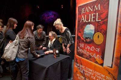 Jean-M-Auel-book-Launch-signing-wide.jpg