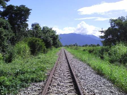 IMGA0305 tanzania railway.JPG