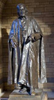 richard-owen-statue.jpg