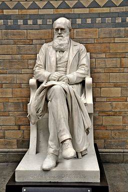 Charles_Darwin_Statue,_Natural_History_Museum,_London (1).jpg