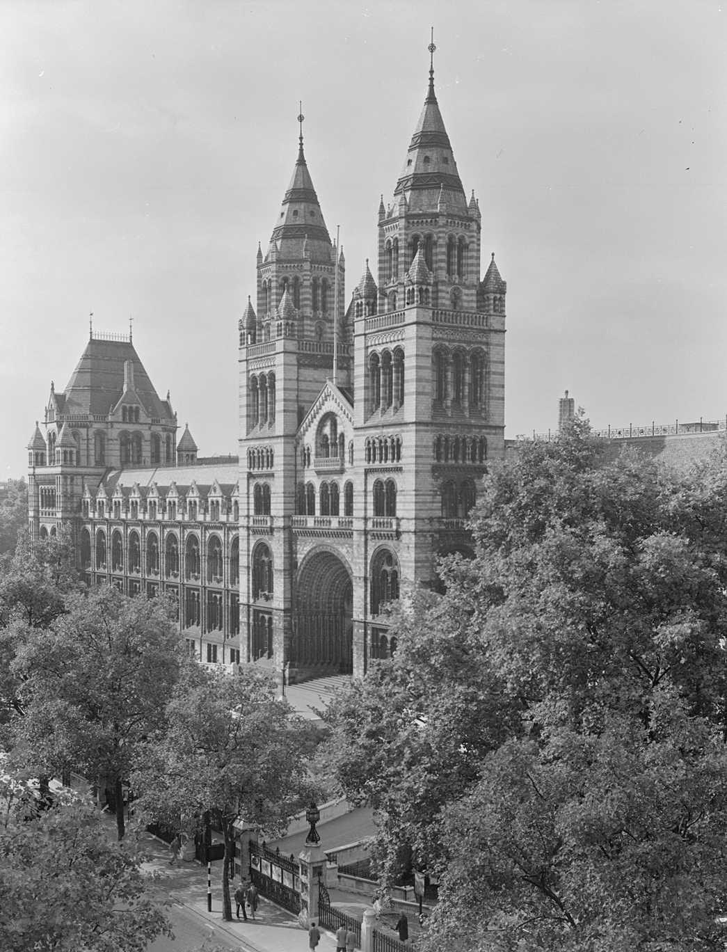 Waterhouse Building: View of museum from southeast