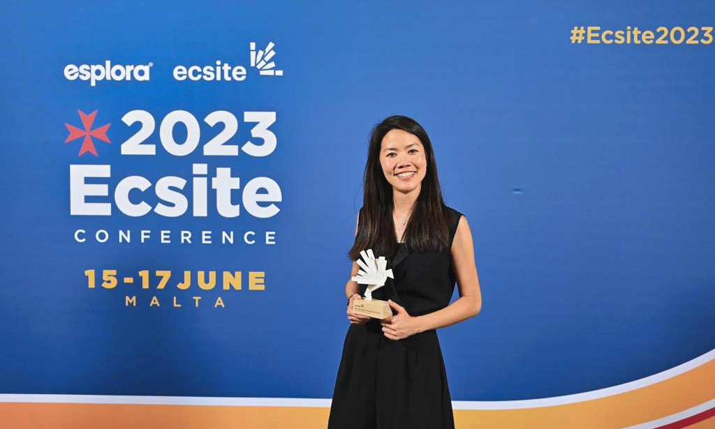 International Partnerships Manager, Camilla Tham, receives the Mariano Gago Responsible and Responsive award for the Our Broken Planet programme