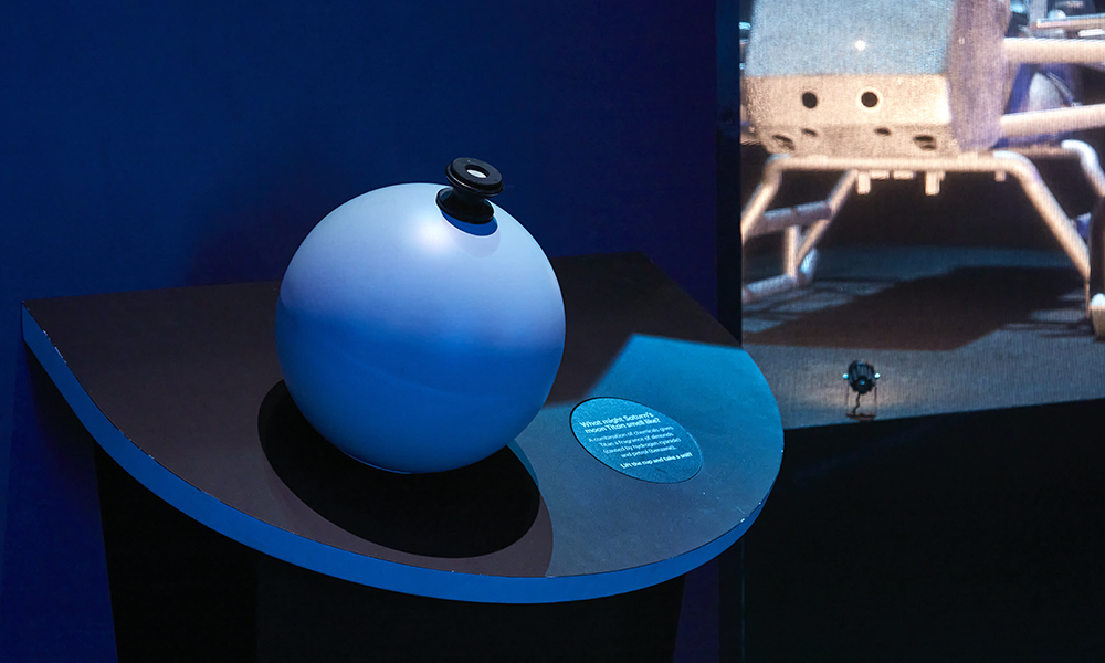 A white sphere with a black protuberance where smell comes from