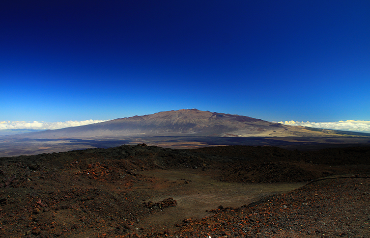 A view of the giant shield volcano Mauna Kea. 