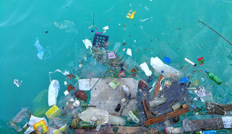 Plastic debris and other rubbish floating in the ocean