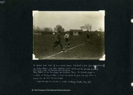 NHM Football club 1925_edited.jpg