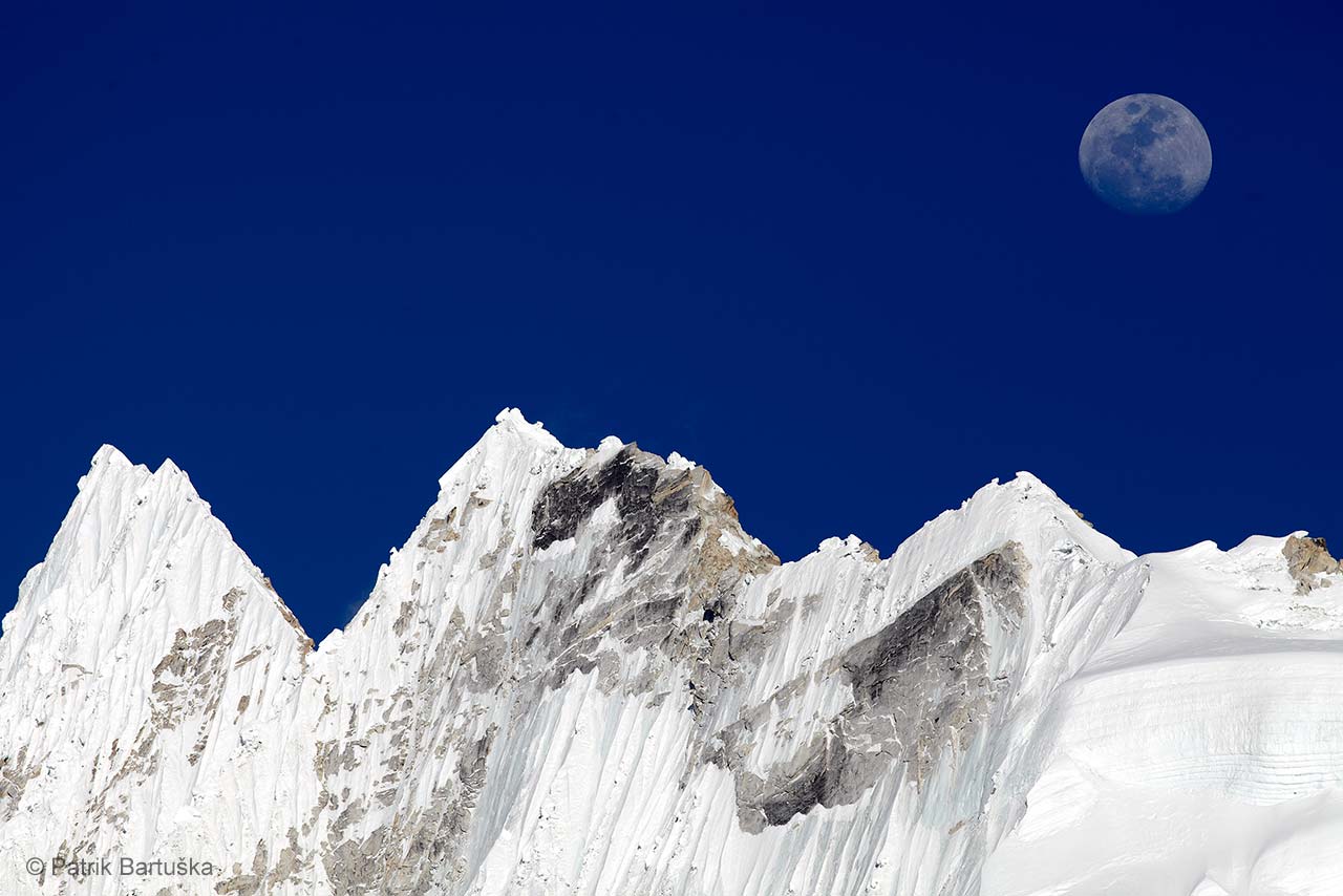 Moonrise over Nuptse