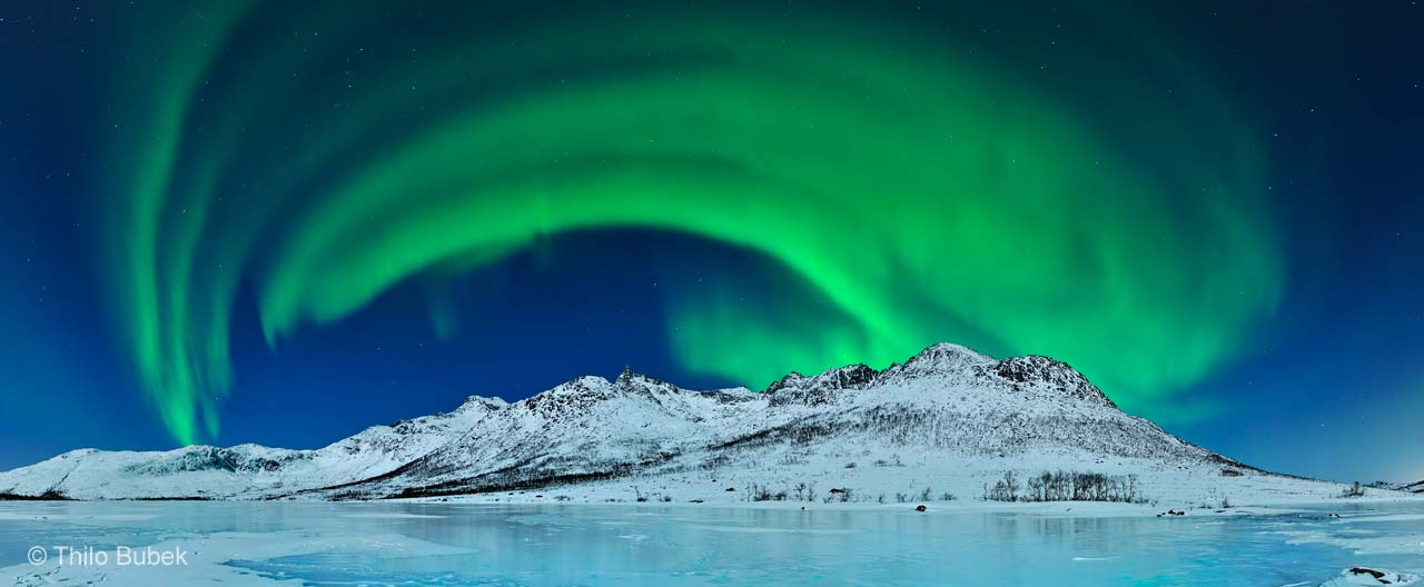 Aurora over ice